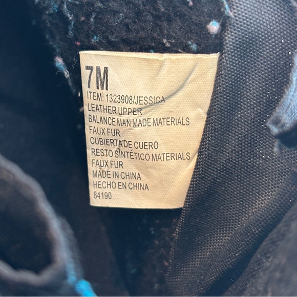 Khombu Jessica Suede Ankle Boots Women’s 7 Black All-Weather Faux Fur Lining Zip - Picture 6 of 7